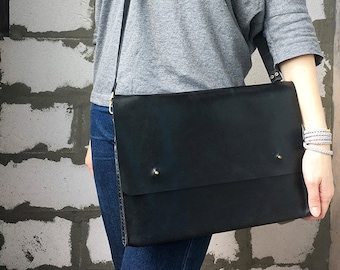 Black leather macbook bag Personalize laptop bag Leather macbook case Mens crossbody bag Black leather laptop bag Black leather shoulder bag