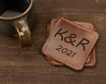 Posavasos de cuero Juego de 4 Posavasos de bebidas de cuero personalizados Posavasos de cuero genuinos Posavasos cuadrados Engarved personalizados Regalo de housewarming