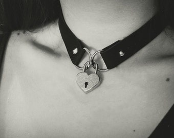 Lockable collar necklace Women collar choker Leather collar choker Heart lock necklace Leather collar necklace Leather heart necklace locket