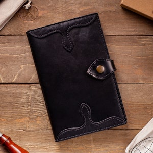 Black leather journal Custom engraved Leather notebook personalized Custom monogram journal refillable Graduation gift Large notebook
