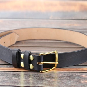 Black leather belt for men Customized leather belt strap Solid brass buckle 1.5 inches wide Classic leather belt Groomsmen personalized gift