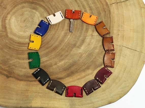 Leather key cover personalized Custom key topper Key cap custom initials Vegetable tan leather Green Pink Natural Brown Black Dark red Blue