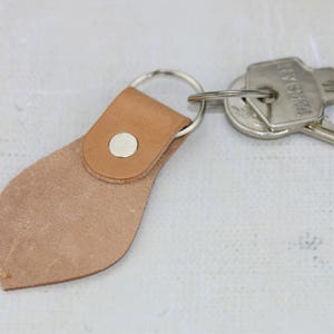 I love Mom key chain Mother keychain leather Mother day gift Leather key fob hand stamped Mom birthday gift Leather key ring Gift for mom image 3