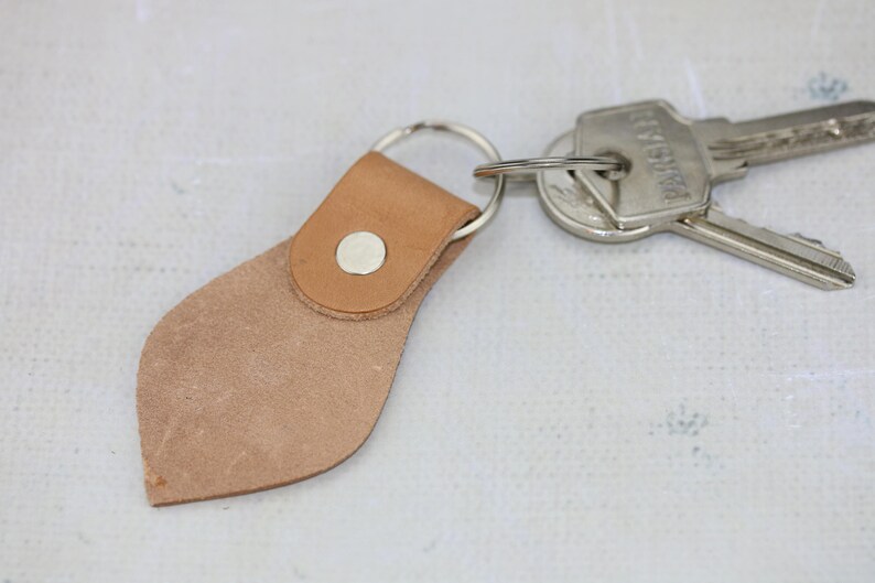 I love Mom key chain Mother keychain leather Mother day gift Leather key fob hand stamped Mom birthday gift Leather key ring Gift for mom image 3