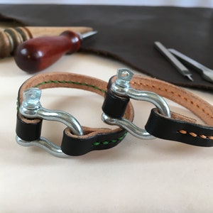 Nautical shackle bracelet hand sewn Brown shackle clasp bracelet Simple leather bangle Stainless steel shackle buckle Industrial bracelet