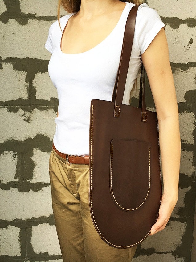 horizontal flat bag in leather