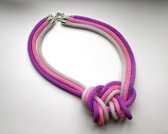 3 fronten kraal gehaakte ketting - Bib ketting - Boho ketting - lange ketting - roze - gehaakte ketting
