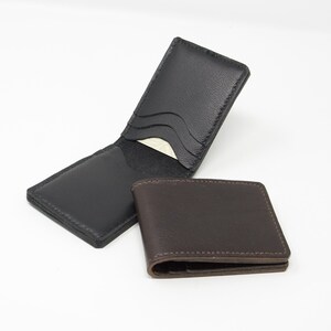 Tarjetero plegable para tarjetas de crédito o débito (piel marrón o negra a elegir)
