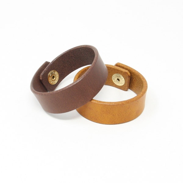 Plain leather wristband