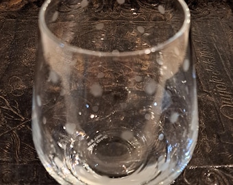 Kate Spade "Larabee Dot" Wine Glass