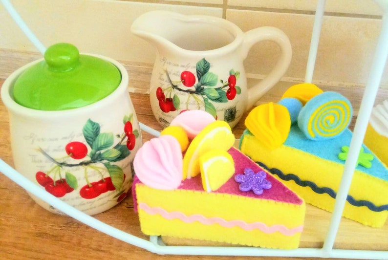 Party Kitchen Table Office Shop Kids Room Decor Decoration Ornament pretend play food toy Felt Food Fruits Set of 8 Cakes Decorative