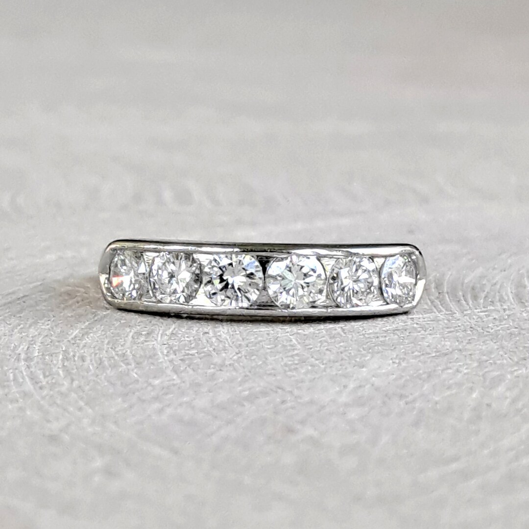 Platinum Carat Vintage Diamond Wedding Band: VS Clarity, H Color