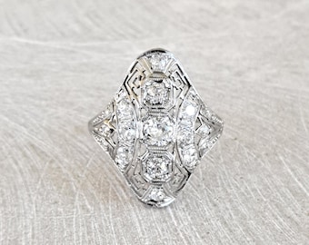 Anillo Art Déco de platino con escudo de filigrana de diamantes de 1,00 ct. Tasación GIA G.G.