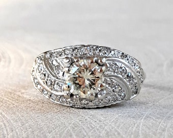 Anillo de cóctel de diamantes de mediados de siglo: 1,15 quilates en total, oro blanco de 14 quilates, certificado GIA G.G.