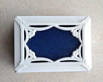 Vintage Blue Velvet Ring Box: Art Deco Openwork Design