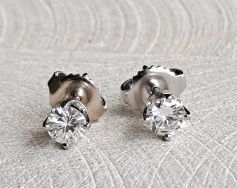 Pendientes de diamantes: 0,52 CTW, SI1, H, oro blanco de 14 quilates. Tasación GIA G.G.
