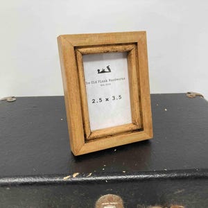 Mini Pine Wood Picture Frame (2.5" x 3.5")