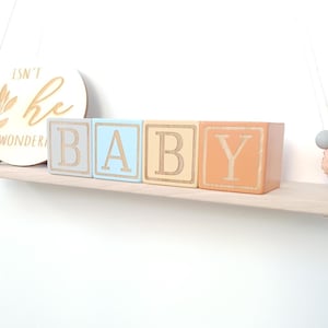 Blocos de nomes de madeira, blocos de bebê personalizados, letras personalizadas do alfabeto para bebês, brinquedo de madeira, decoração de berçário, adereço para fotos de bebês, presente de chá de bebê novo