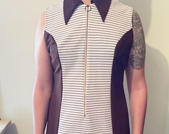 Sukienka z lat 60. w paski w kolorze białym i brązowym, zapinana na suwak, w stylu vintage, w rozmiarze M/L