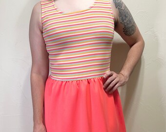 Vestido de rayas de los años 70, vestido vintage de tirantes con rayas multicolor coral, corte A, talla M