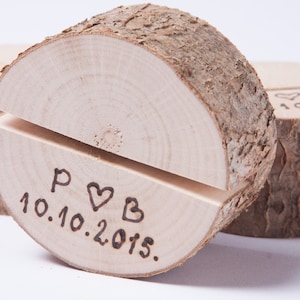 20 gepersonaliseerd houten tafel nummer houder, rustieke decor, Guest Card houders, bosrijke bruiloft bruiloft, plaats kaart staan, naam label houder