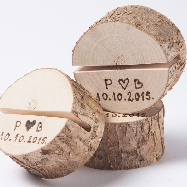 10 personalisierte Holz Tischnummernhalter, Rustikales Hochzeitsdekor, Gästekartenhalter, Holzhochzeiten, Tischkartenständer, Namensschildhalter