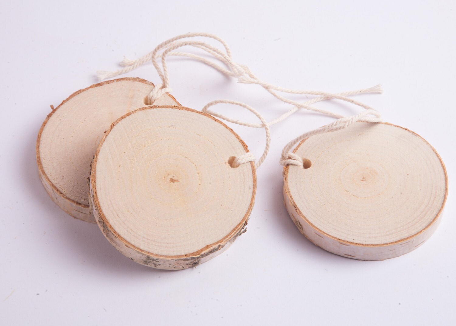 25 name tags slices 3"-4", birch slices, christmas tags slices, rustic wedding decor, slices with hole
