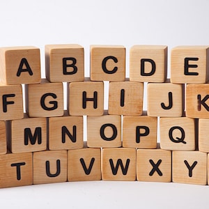 Alfabetblokken, blokken met letters, houten bouwstenen, eco-duivels speelgoed