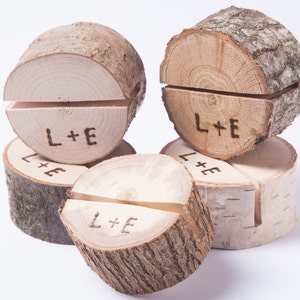 20 gepersonaliseerde houten lijst nummer houder, Rustieke bruiloft decor, Guest Card Houders, bos bruiloft, plaats kaart staan, naam tag houder