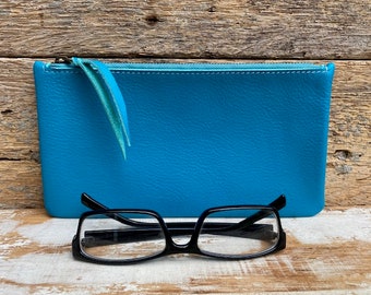 Leather Zipper Pouch / Blue Leather Bag // Zipper Pouch / Gift for Friend // Gift for Women / Minimalist Leather Bag // Handmade Leather Bag