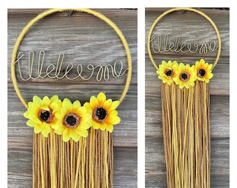 Welcome Macramé Sign With Sunflowers, Yellow Flower Wall Decor, Yarn Art Greeting For Home or Office, Holiday Gift Mothers Day