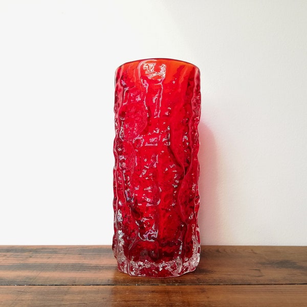 Vintage Whitefriars medium ruby red bark vase by Geoffrey Baxter - 9690