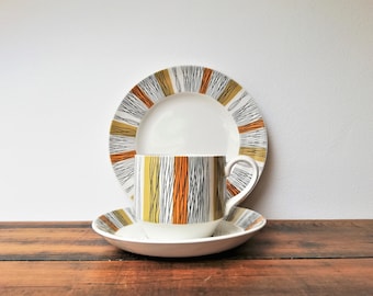 Tasse et soucoupe « Sienna » vintage en hiver avec trio d'assiettes - Jessie Tait