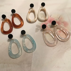 Retro Geometric Oval Resin Drop Earrings in Amber Gold - Etsy