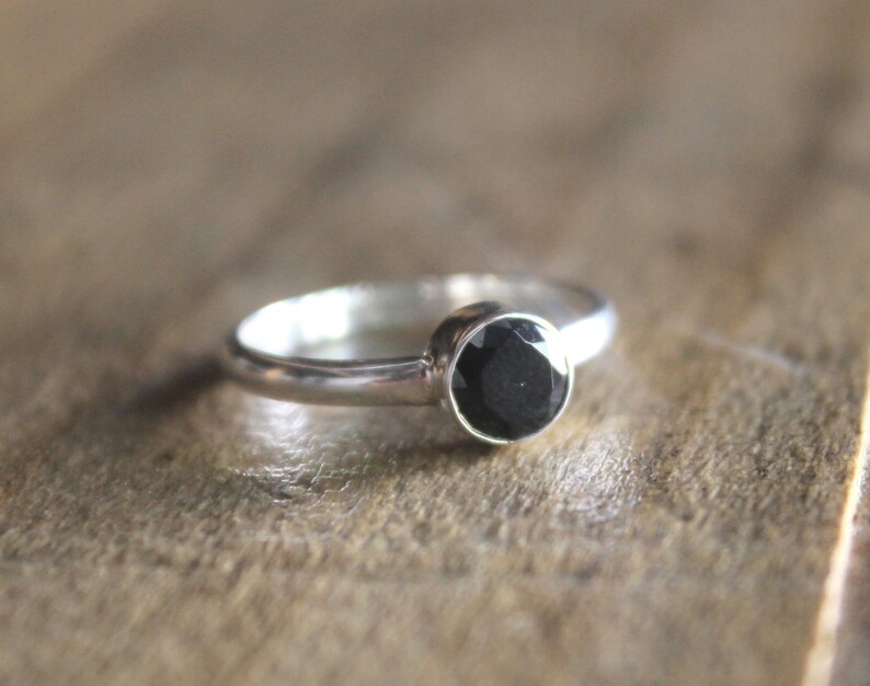 Women/'s Jewelry Zirconia Ring. Silver Ring Black Zirconia Ring Size 5.5 Elegant Sterling Silver 925 Crystal Ring Size 5.5