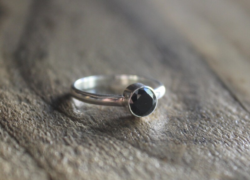 Women/'s Jewelry Zirconia Ring. Silver Ring Black Zirconia Ring Size 5.5 Elegant Sterling Silver 925 Crystal Ring Size 5.5