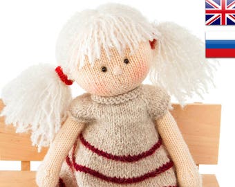 Modèle de tricot pour poupée Maggie, la poupée magique.