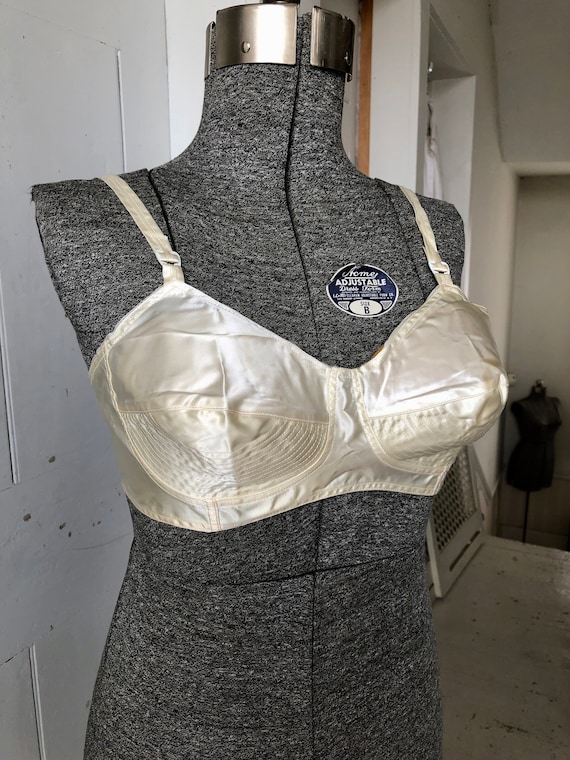 95 | 1950s Deadstock Satin Bullet Bra main image 1