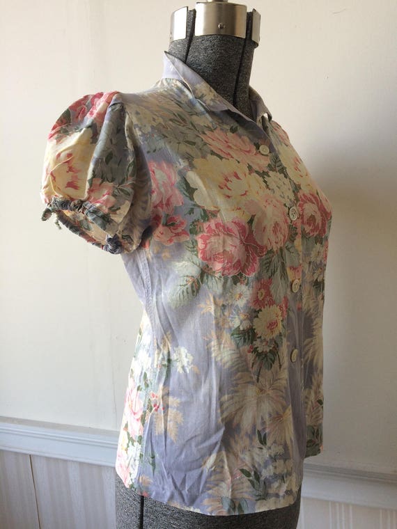 1940s 1950s Floral on Blue Blouse Cotton Puffy Ca… - image 3