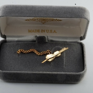 Vintage Gold Plated Brass Cello Music Tie Tack w Chain NWOT New In Velvet Box