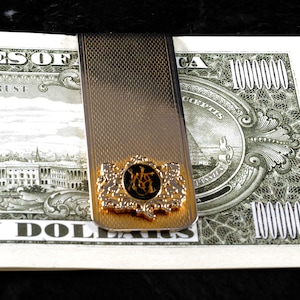 Pince à billets vintage monogramme casse-tête, lettrage sur une pince à billets en laiton plaqué or usé des années 1960