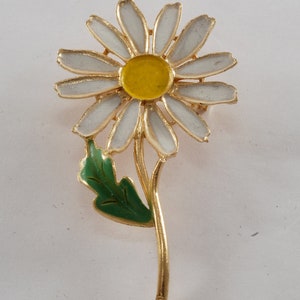 Vintage 1960&#39;S Daisy Broach Flower Pin New Old Stock