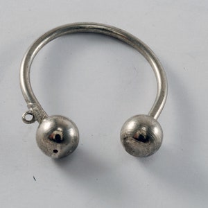 Vintage Silver Plated Metal Collectible Horse Shoe Key Ring Keychain New Old Stock