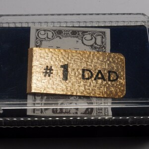 Vintage 1 Dad Number One Dad Gold Tone Textured Metal Money Clip NOS In Case image 1