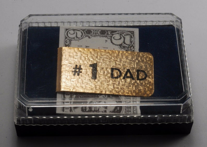 Vintage 1 Dad Number One Dad Gold Tone Textured Metal Money Clip NOS In Case image 1