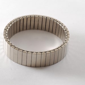 Vintage Bracelet Silver Plated Metal Fashion Twist 0 Flex Unisex Bracelet New Old Stock 1970's