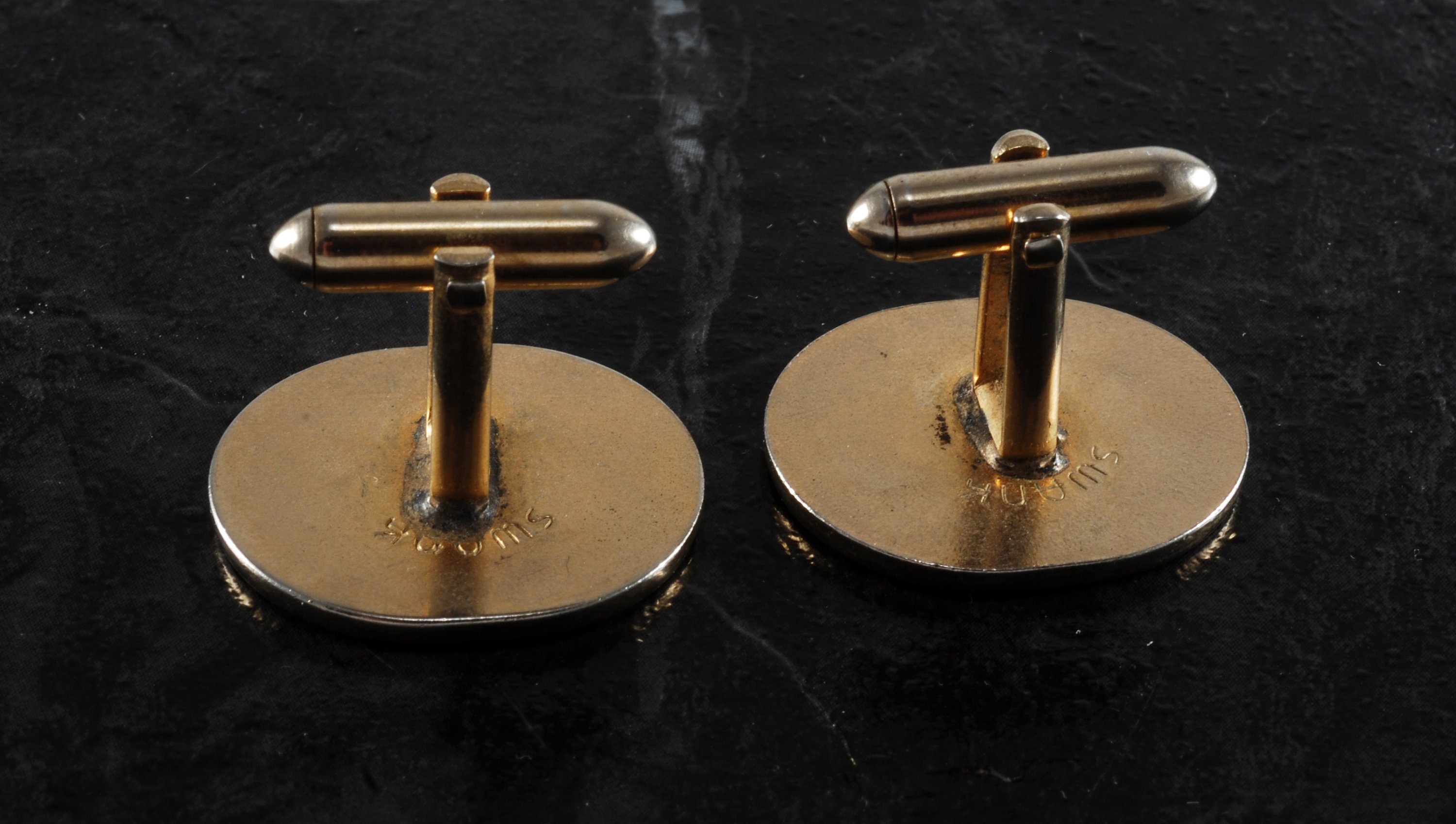 Boutons De Manchette Anciens Signés Swank - Motif Pavé Rectangle Or - Vintage