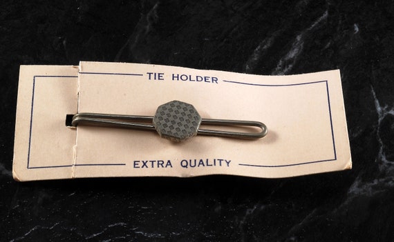 Very Old Vintage Tie Holder On Card  Tie Clip  Du… - image 1