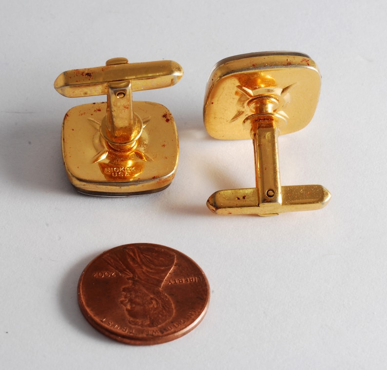 Hickok Vintage COYOTE Cufflinks Men/'s Cuff Link Pair Men/'s Jewelry Pre-Owned Signed Hickok USA