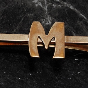 Carta M Tie Clip Oro Opaco Tieclip Vintage 1940s Utilizado.